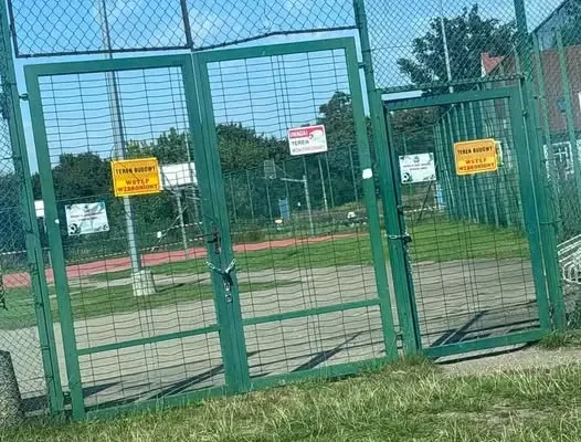 Klub Mazur Pisz oburzony remontem orlika: „Zostaliśmy pominięci”